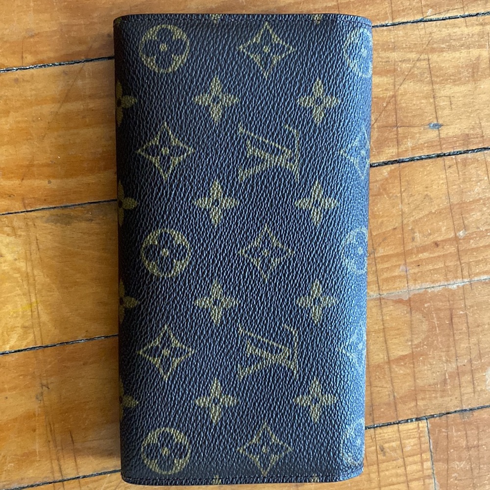 Louis Vuitton Sarah Wallet - Picture 8 of 10